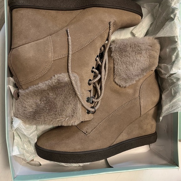 Evolve by Easy Spirit boots - Picture 2 of 4